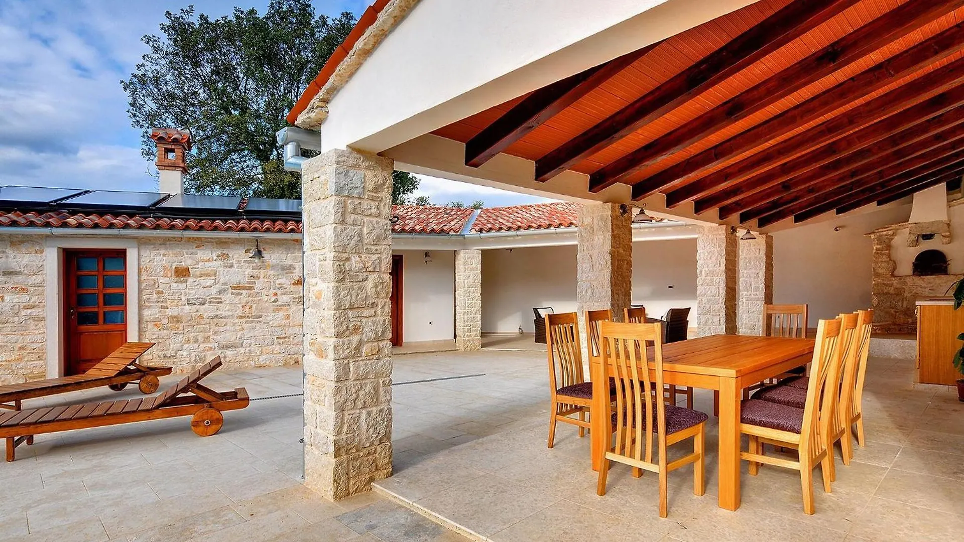 Beautiful Casa Silvano With Swimming Pool Bale Holiday home